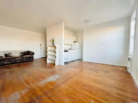 42-40 Bowne St #5H, Flushing, NY 11355 photo 1