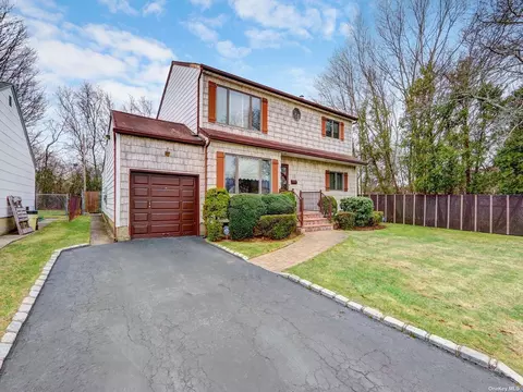 25 Knickerbocker Rd S, Plainview, NY 11803 photo 1
