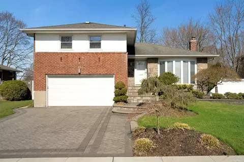 21 Theodore Dr, Plainview, NY 11803 photo 1