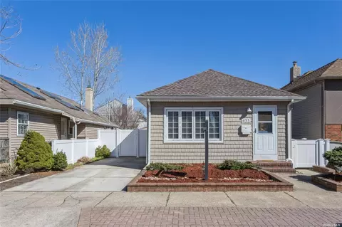 433 E Pine St, Long Beach, NY 11561 photo 1