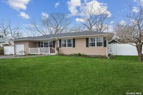 88 N Prospect Ave, Patchogue, NY 11772 photo 1
