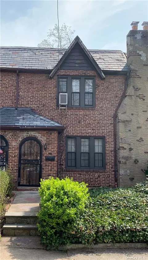 29-53 167th St, Flushing, NY 11358 photo 1