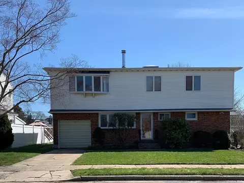 21 Eileen Ave, Plainview, NY 11803 photo 1