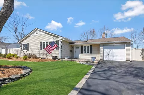 32 Wheatfield Ln, Commack, NY 11725 photo 1