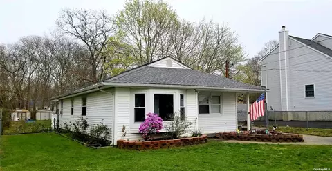 25 Stackyard Dr, Mastic Beach, NY 11951 photo 1