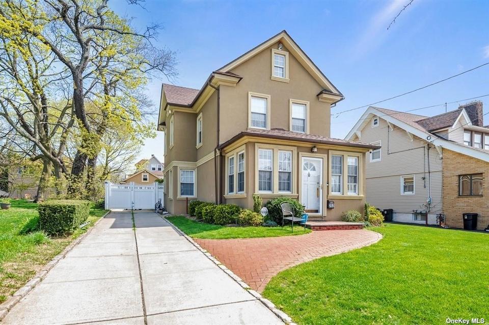 252 Union St, Lawrence, NY 11559 1 photo MLS 3303504 Movoto