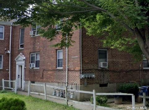 160-28 75th Rd, Flushing, NY 11366 photo 1