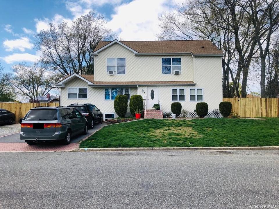 9 Deepdale Dr, Brentwood, NY 11717 2 Photos MLS 3306142 Movoto