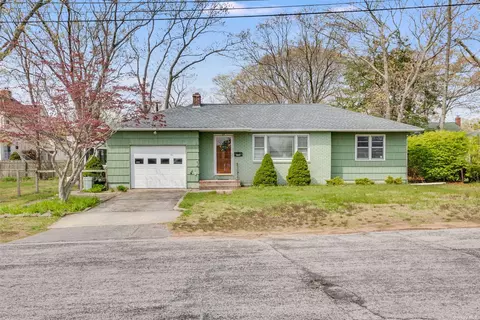 64 Lakeland Ave, Patchogue, NY 11772 photo 1