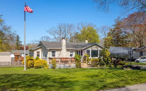 4 S William St, Patchogue, NY 11772 photo 1