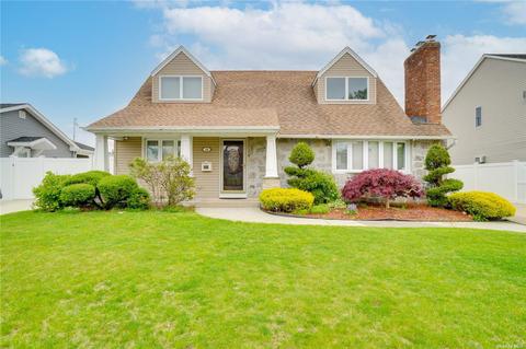 33 Seitz Dr, Bethpage, NY 11714 photo 1