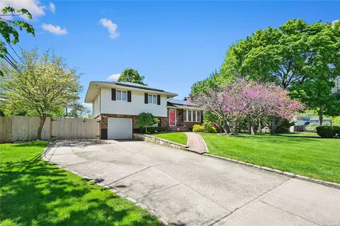44 Elder Dr, Commack, NY 11725 photo 1