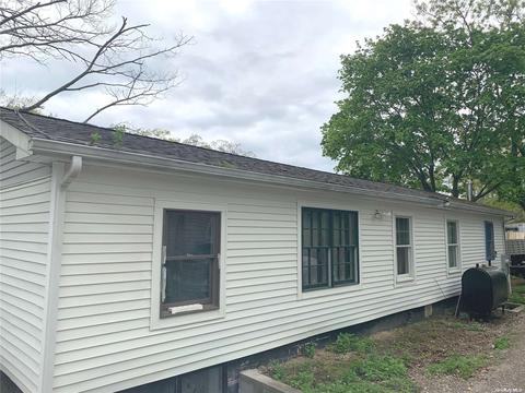 213 Horton Ave, Riverhead, NY 11901 photo 1