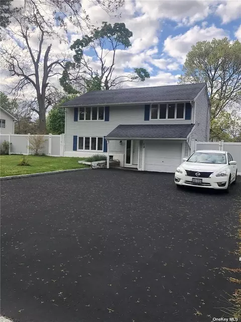 79 Fig St, Central Islip, NY 11722 photo 1