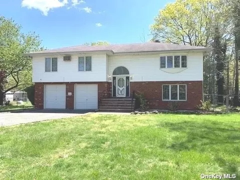 99 Stackyard Dr, Mastic Beach, NY 11951 photo 1