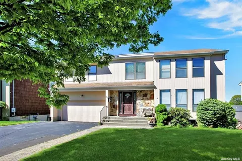 23 Pal St, Plainview, NY 11803 photo 1