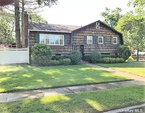 70 Elder Dr, Commack, NY 11725 photo 1