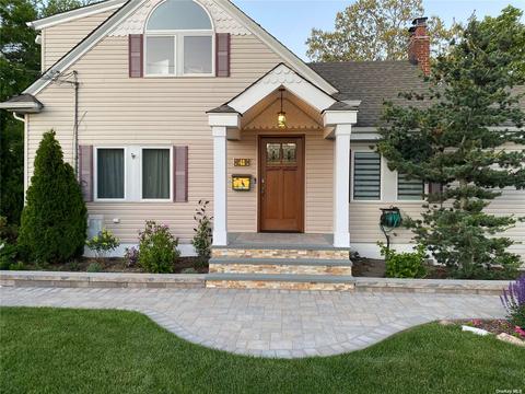 41 Lake Shore Dr, Patchogue, NY 11772 photo 1