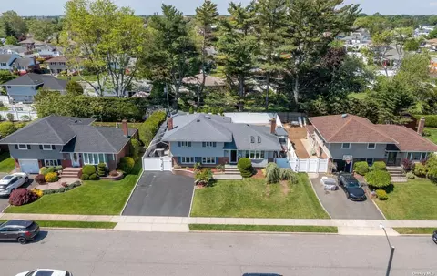 30 Macarthur Ave, Plainview, NY 11803 photo 1