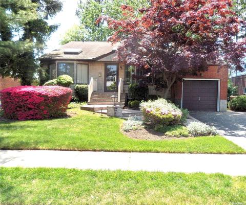 8 Ruth Rd, Plainview, NY 11803 photo 1