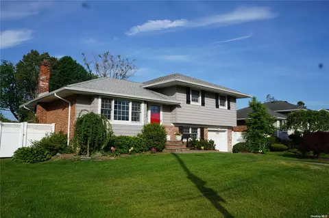 31 Macarthur Ave, Plainview, NY 11803 photo 1