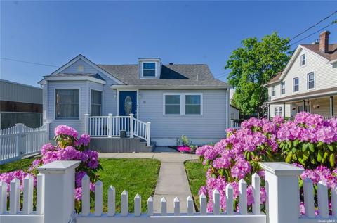11 Edwards St, Patchogue, NY 11772 photo 1