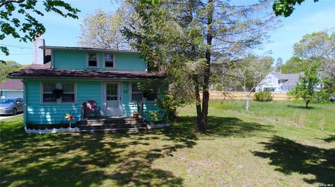 15 Summit Blvd, Westhampton, NY 11977 photo 1