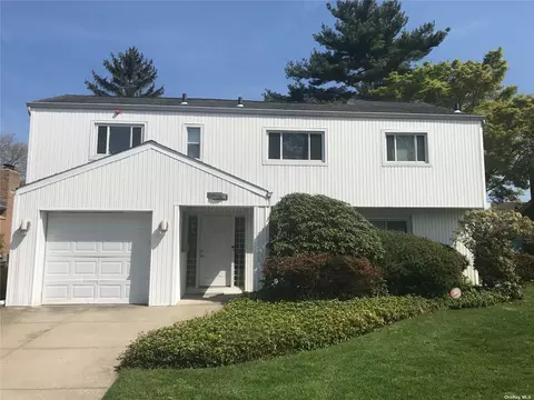 5 Nora Ln, Plainview, NY 11803 photo 1