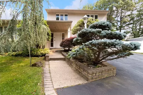 12 Beth Ln, Plainview, NY 11803 photo 1