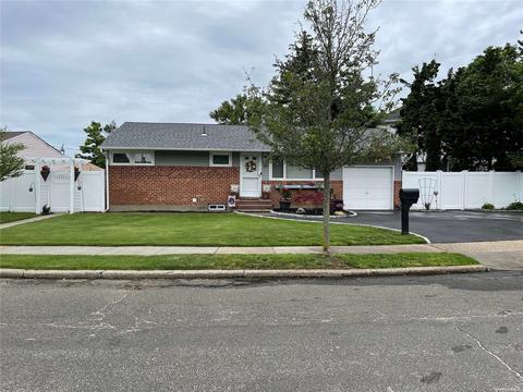 35 Janet Dr, Plainview, NY 11803 photo 1