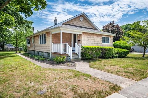 38 W 2nd St, Patchogue, NY 11772 photo 1
