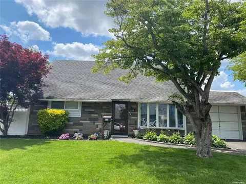 433 Cole Pl, Bethpage, NY 11714 photo 1