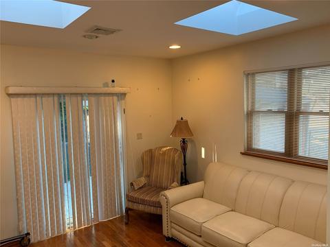136-13 72nd Ave, Flushing, NY 11367 photo 1