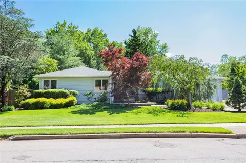 32 Marian Ln, Jericho, NY 11753 photo 1