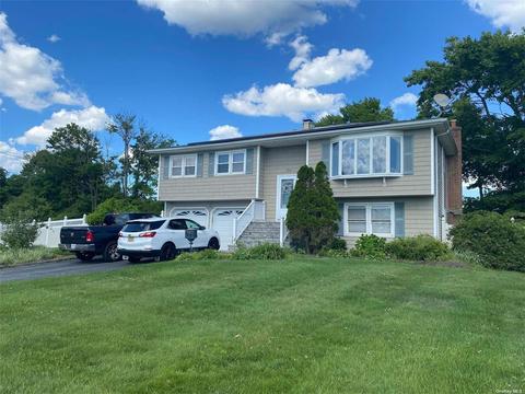 1 Gale Ct, Patchogue, NY 11772 photo 1