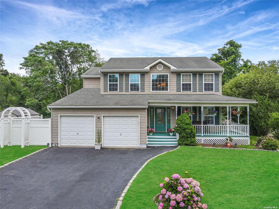 1289 Boston Ave, Bay Shore, NY 11706 1 photo MLS 3323412 Movoto