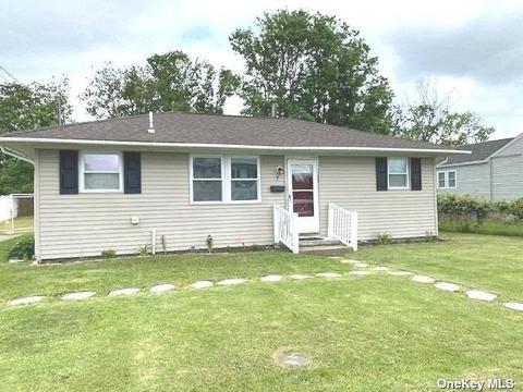 7 Harrison St, Patchogue, NY 11772 photo 1