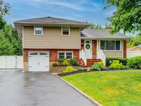 33 Walter Ct, Commack, NY 11725 photo 1
