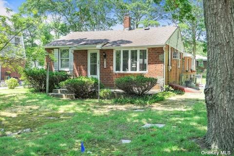 260 Munsell Rd, Patchogue, NY 11772 photo 1