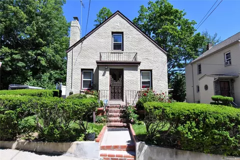 53 High St, Manhasset, NY 11030