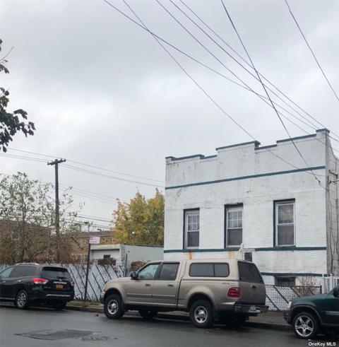 860 Pine St, Brooklyn, NY 11208 photo 1