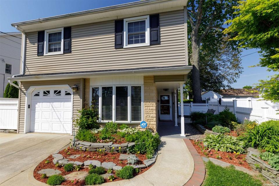 51 S Bay Dr, Massapequa, NY 11758 1 photo MLS 3329015 Movoto