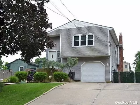 58 Dover Ave, Mastic, NY 11950 photo 1