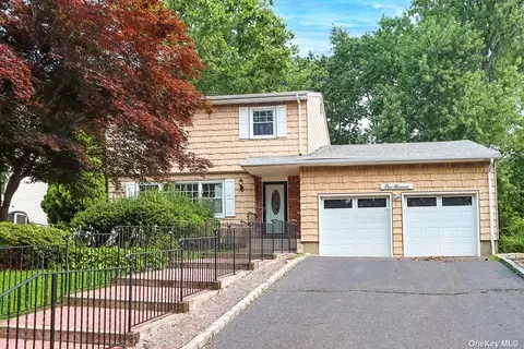 111 Cornell Dr, Commack, NY 11725 photo 1