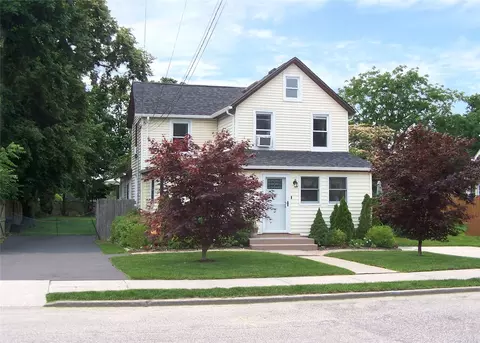 100 Jennings Ave, Patchogue, NY 11772 photo 1