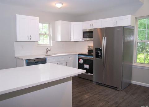 436 Maure Ave, Patchogue, NY 11772 photo 1