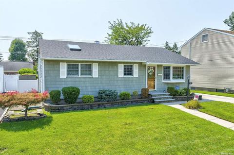 717 Patterson Ave, Franklin Square, NY 11010 photo 1