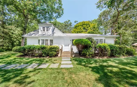 11 E Donellan Dr, Hampton Bays, NY 11946 photo 1