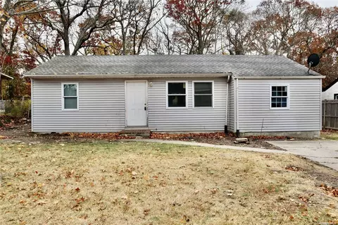 85 Philip St, Riverhead, NY 11901 photo 1