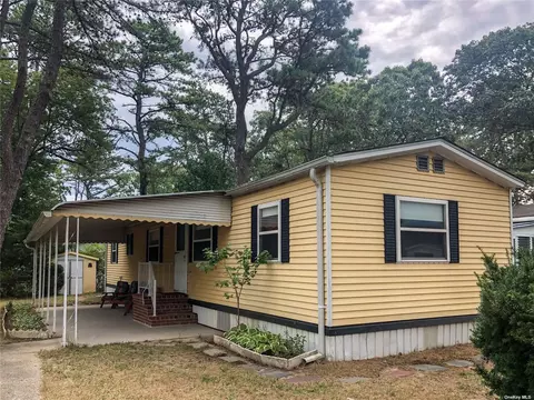 525 Aa3 Riverleigh, Riverhead, NY 11901 photo 1